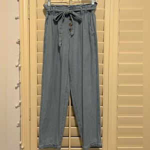 denim pants with belt
